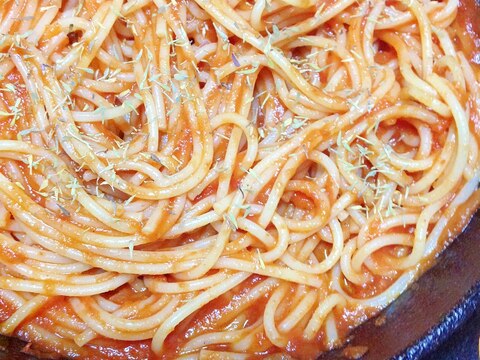 タイムとトマトパスタソースのスパゲティ